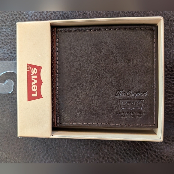 NWT Levi Brown leather wallet - Picture 2 of 6